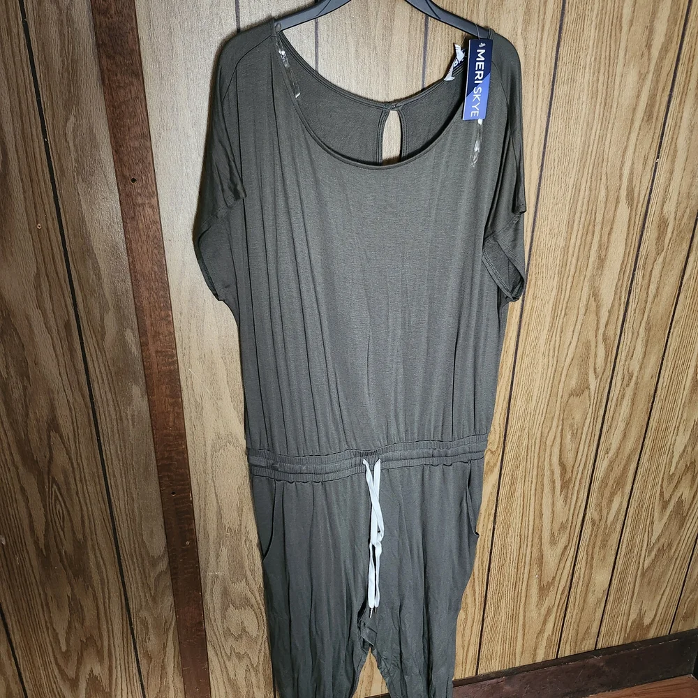 Meri Skye Women’s Jumpsuit – Size 1X – Olive Green Casual One-Piece Waist